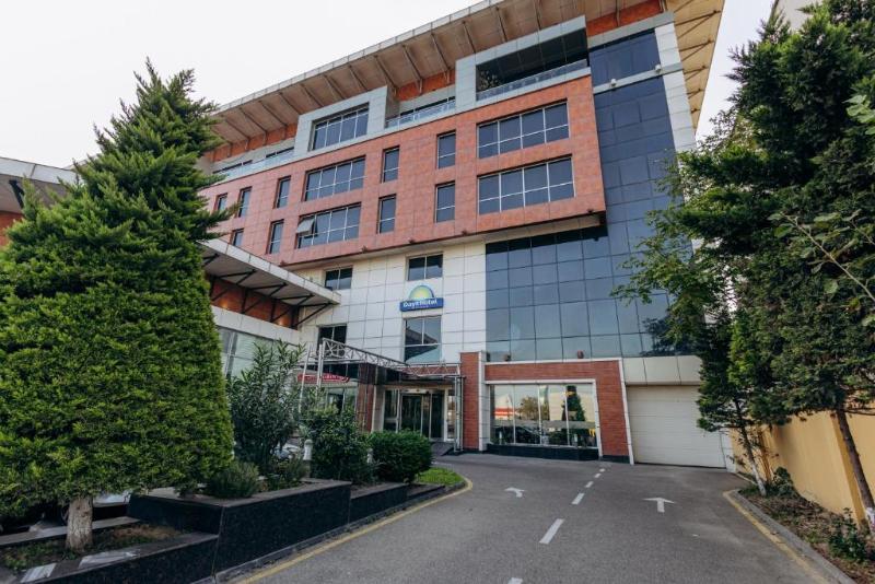 Days Hotel by Wyndham Baku image