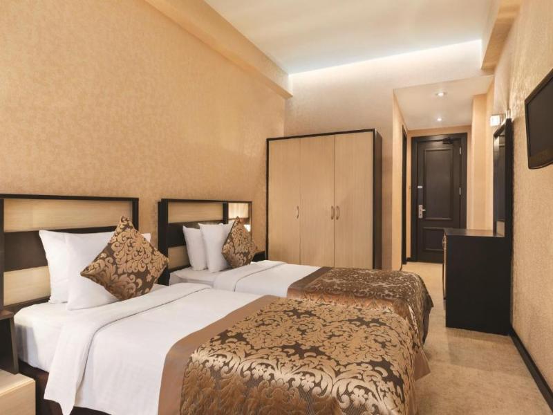 Days Hotel by Wyndham Baku image