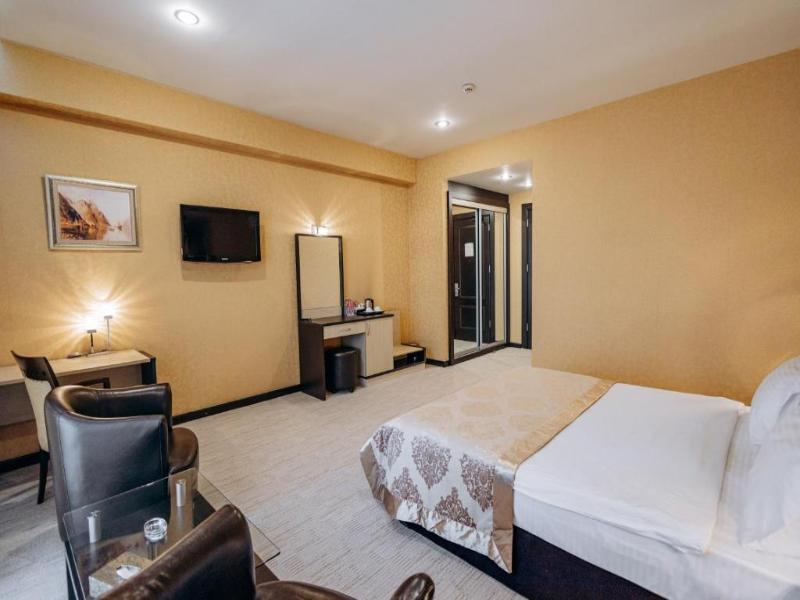 Days Hotel by Wyndham Baku image
