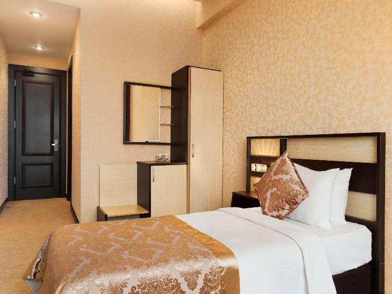 Days Hotel by Wyndham Baku image