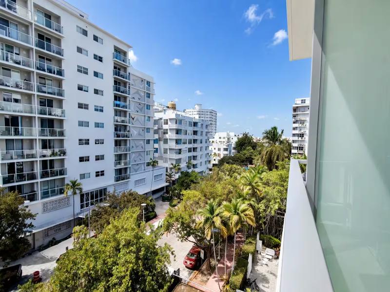 Dolce by Wyndham Miami Beach image