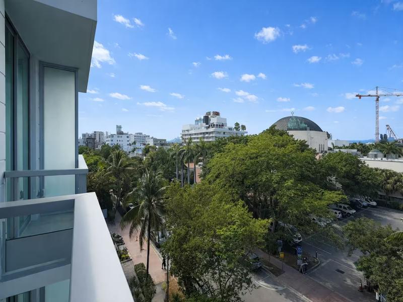 Dolce by Wyndham Miami Beach image