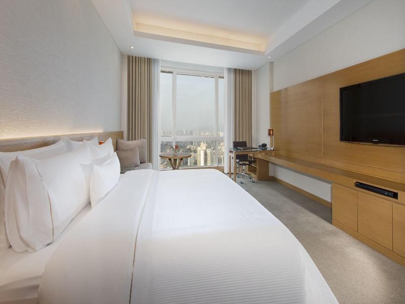 The Westin Mumbai Garden City image