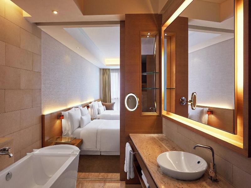 The Westin Mumbai Garden City image