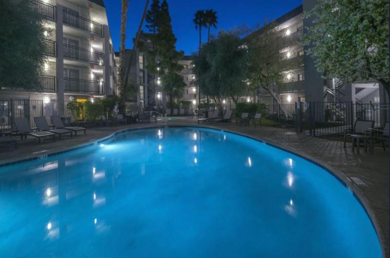 Holiday Inn and Suites Airport
