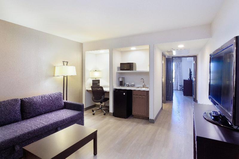 Holiday Inn and Suites Airport Holiday Inn and Suites Airport