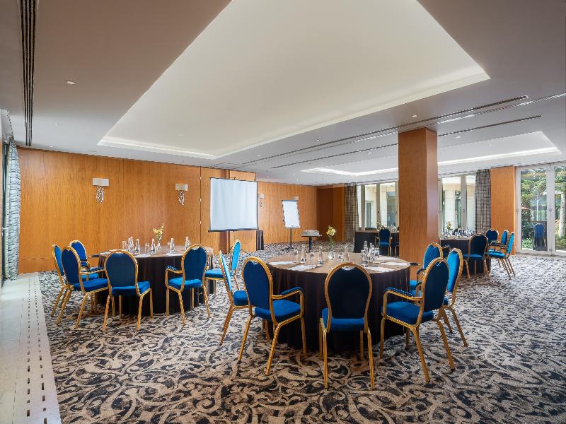 Crowne Plaza Bucharest image