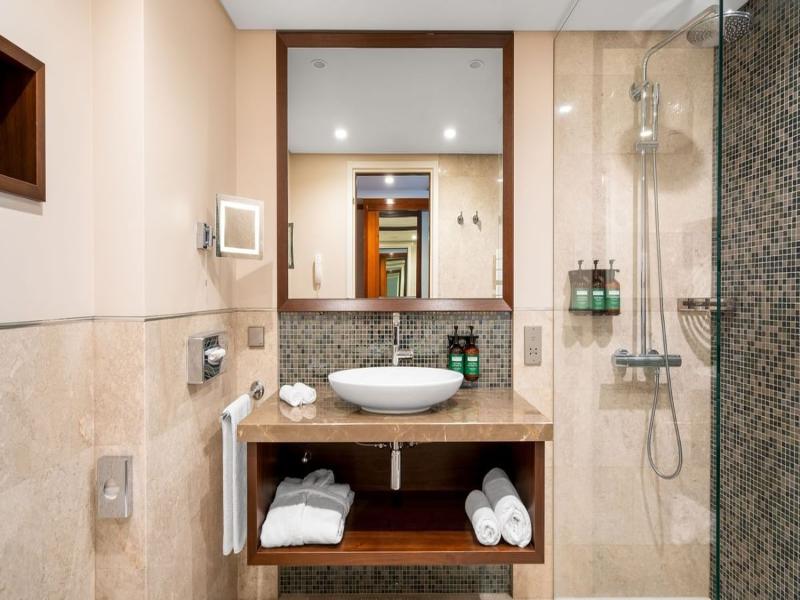 Crowne Plaza Bucharest image