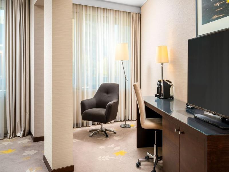Crowne Plaza Bucharest image
