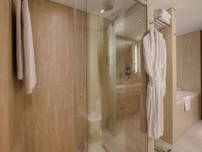 Crowne Plaza Bucharest image