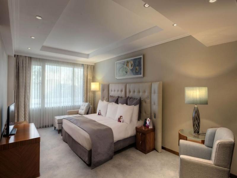 Crowne Plaza Bucharest image