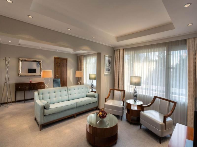 Crowne Plaza Bucharest image