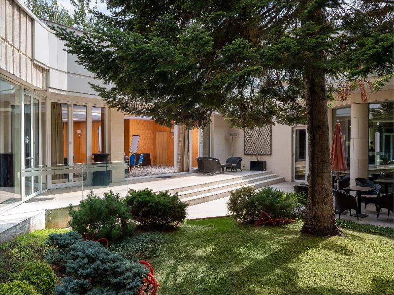 Crowne Plaza Bucharest image