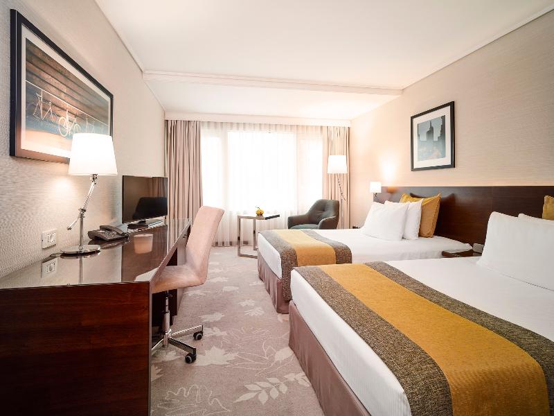 Crowne Plaza Bucharest image