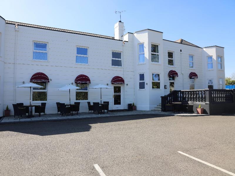 Ramada by Wyndham Cheltenham image