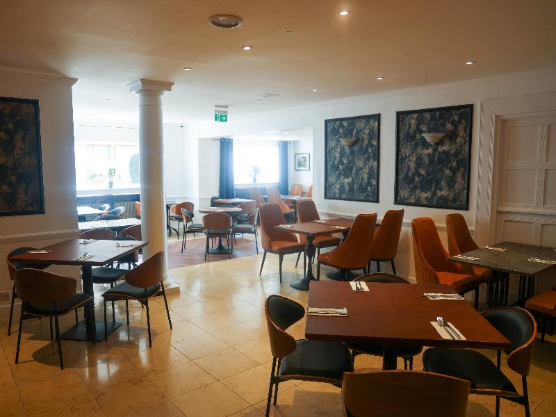Ramada by Wyndham Cheltenham image
