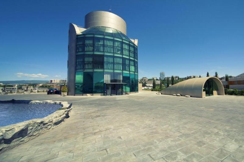Cruise Hotel image