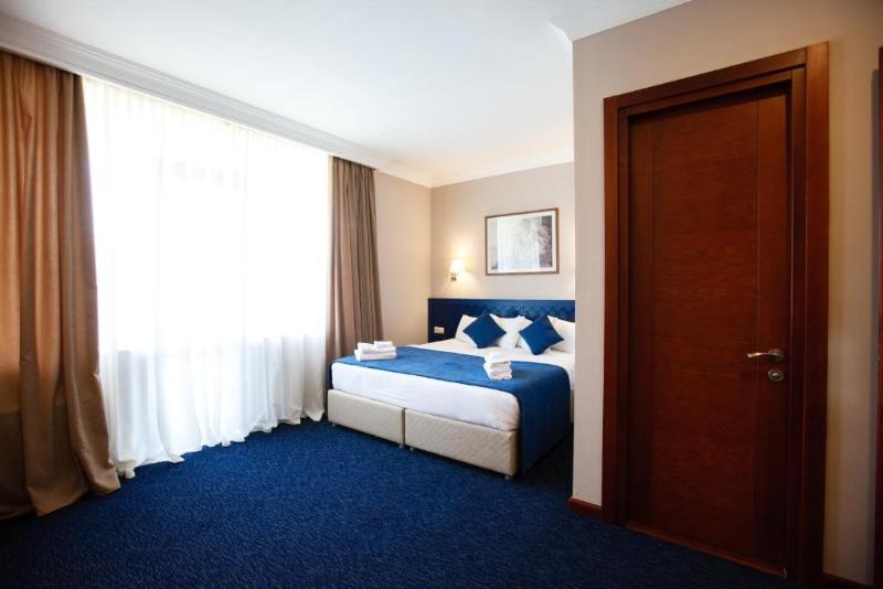 Cruise Hotel image