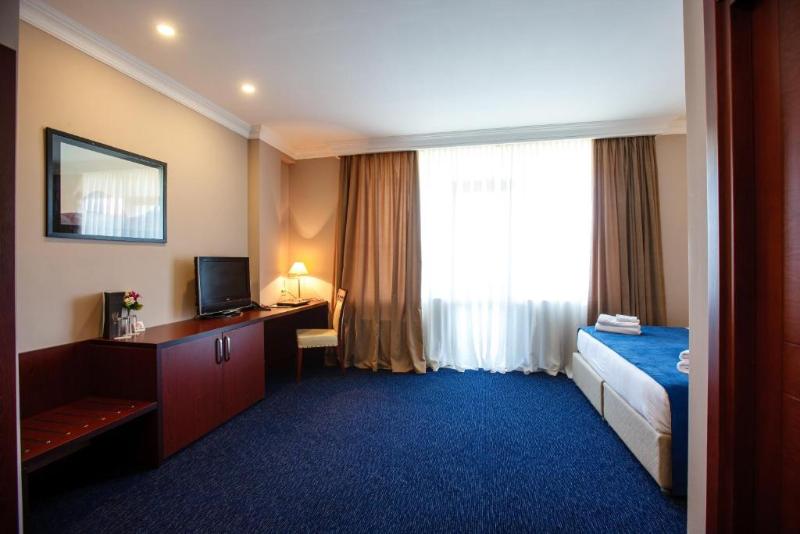Cruise Hotel image