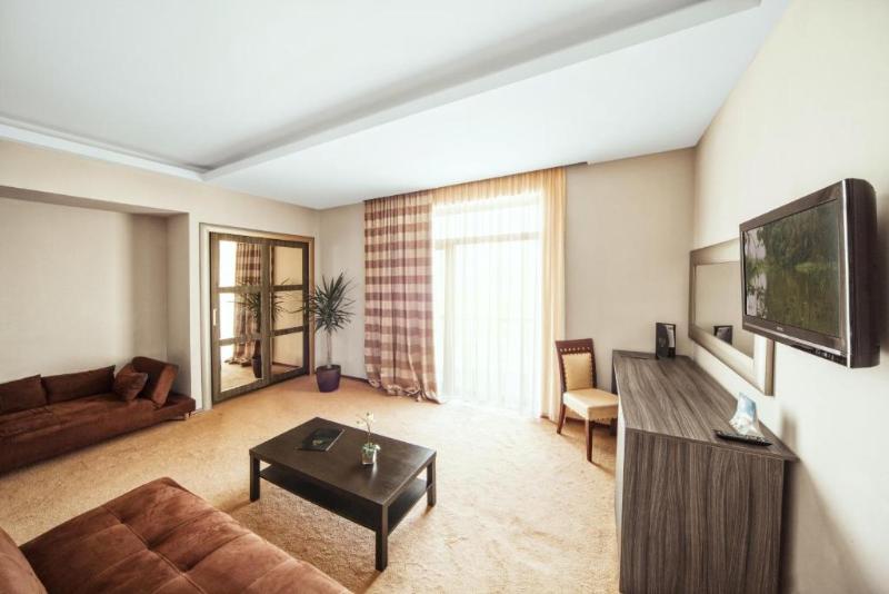 Cruise Hotel image