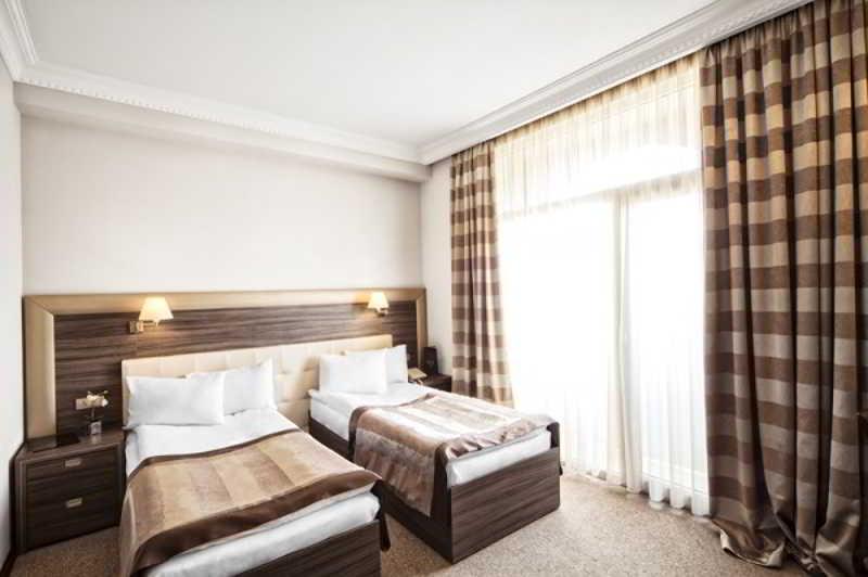 Cruise Hotel image