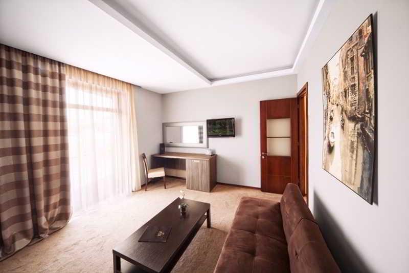 Cruise Hotel image