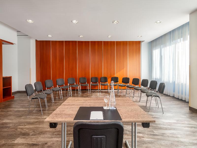 Radisson Blu Hotel Fuerst Leopold image