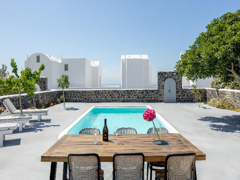 Thermes Luxury Villas image