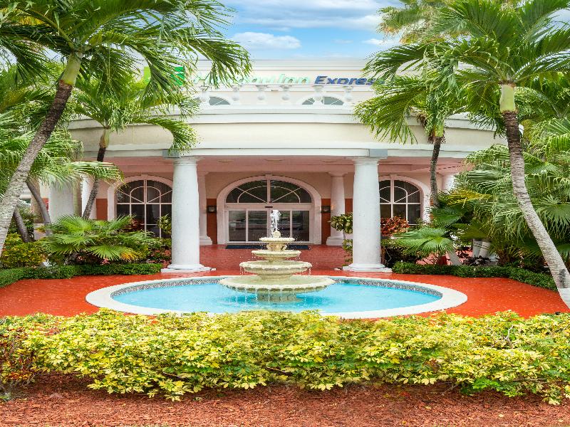 Holiday Inn Express Miami Airport Doral Area — exterior view