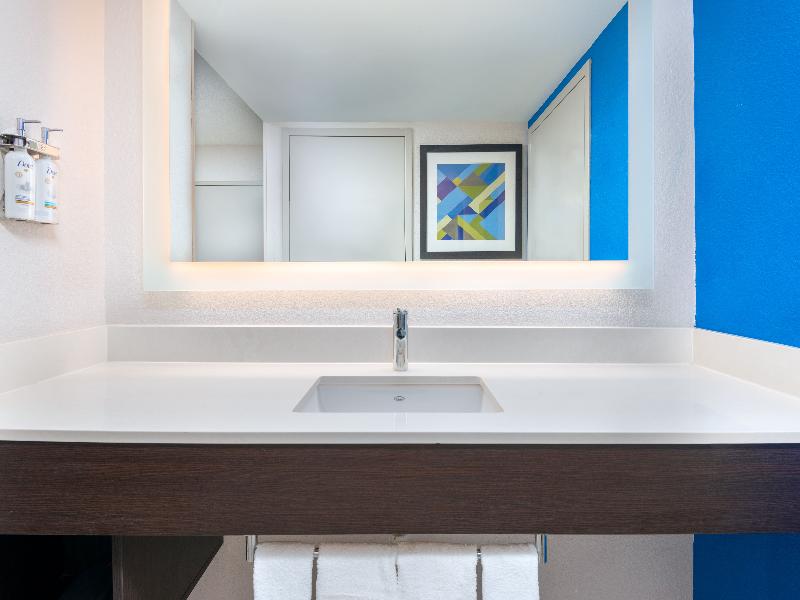 Holiday Inn Express Miami Airport Doral Area image