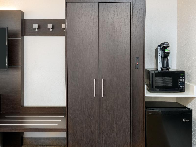 Holiday Inn Express Miami Airport Doral Area image