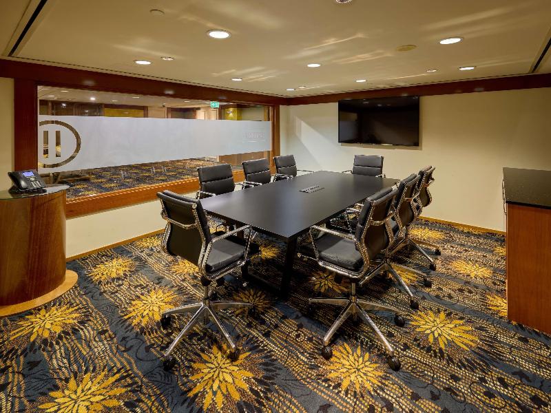 Pullman Reef Hotel Casino image