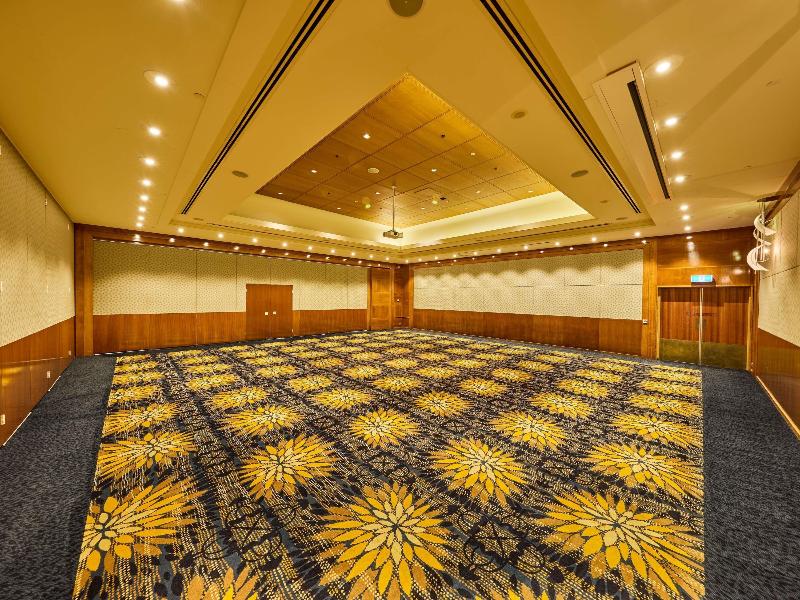 Pullman Reef Hotel Casino image
