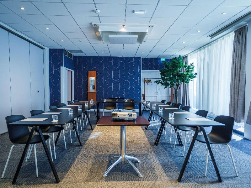 Novotel Saint-Avold image