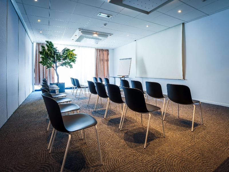 Novotel Saint-Avold image