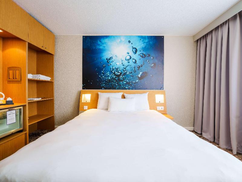 Novotel Saint-Avold image