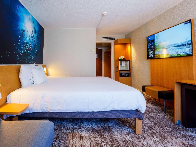 Novotel Saint-Avold image