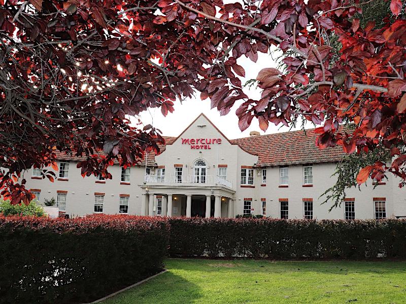 Mercure Canberra image
