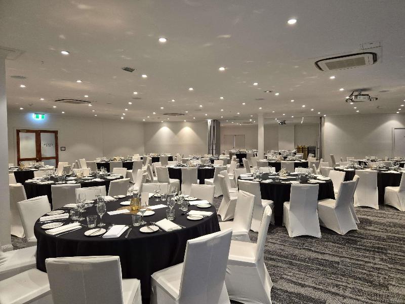 Mercure Canberra image