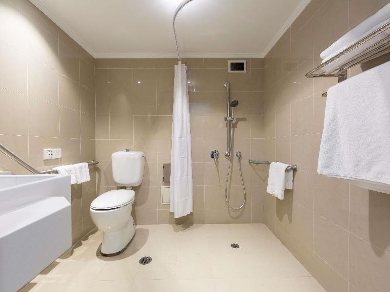 Mercure Canberra image