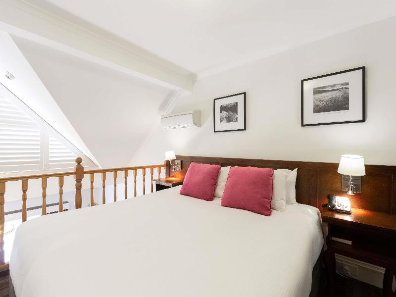 Mercure Canberra image