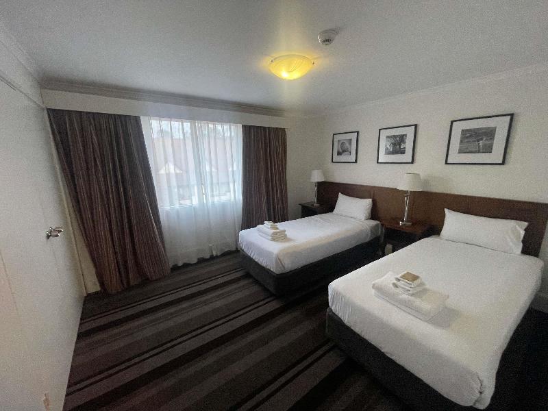 Mercure Canberra image