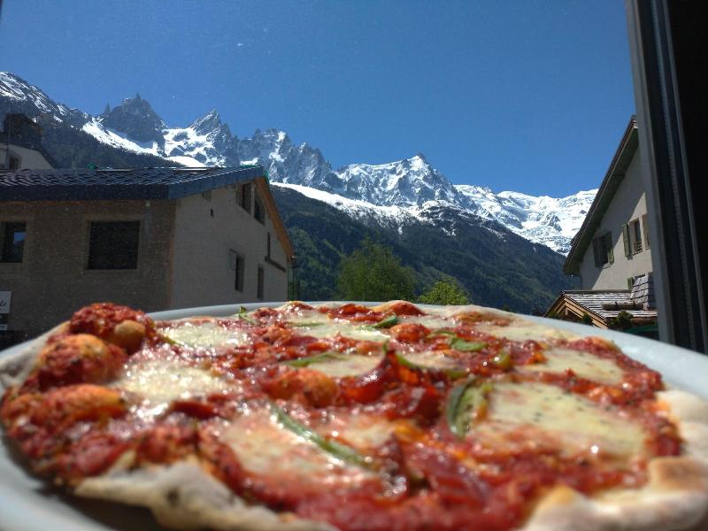 Les Lanchers Hotel Restaurant image