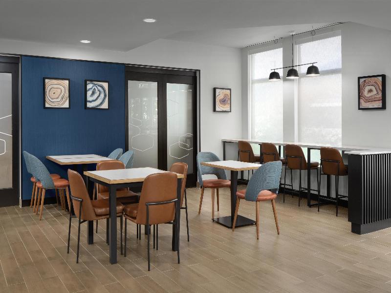 Hampton Inn Butte image
