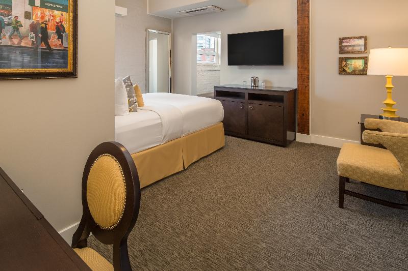 Mark Spencer Hotel 3