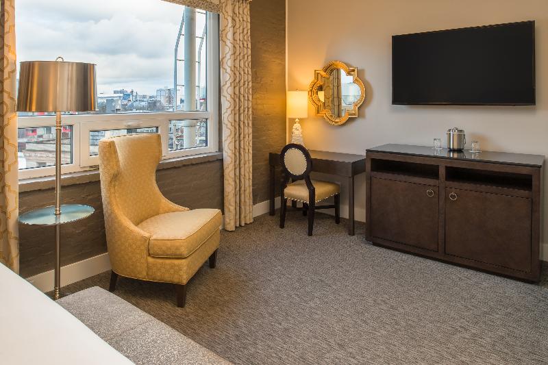Mark Spencer Hotel 4