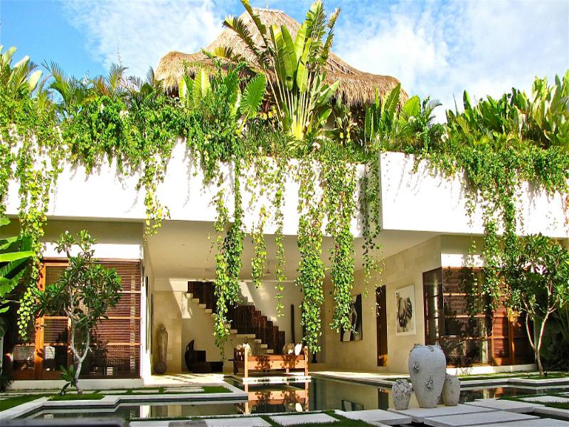 Nyaman Villas image