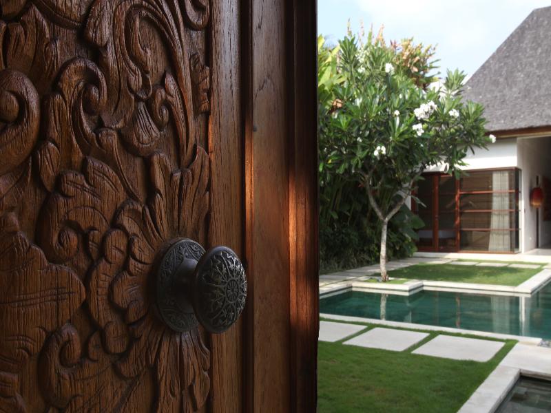 Nyaman Villas image
