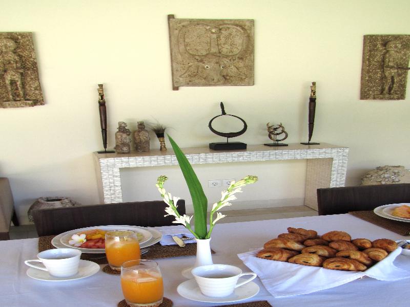 Nyaman Villas image