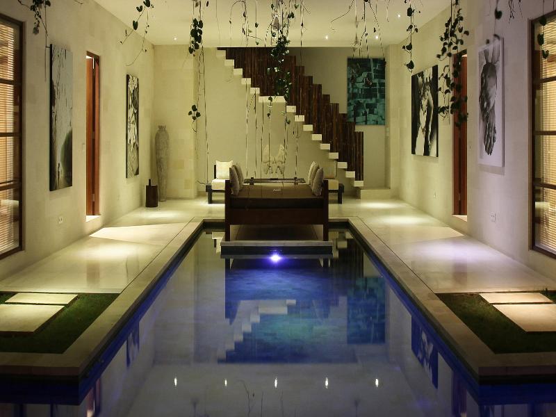 Nyaman Villas image